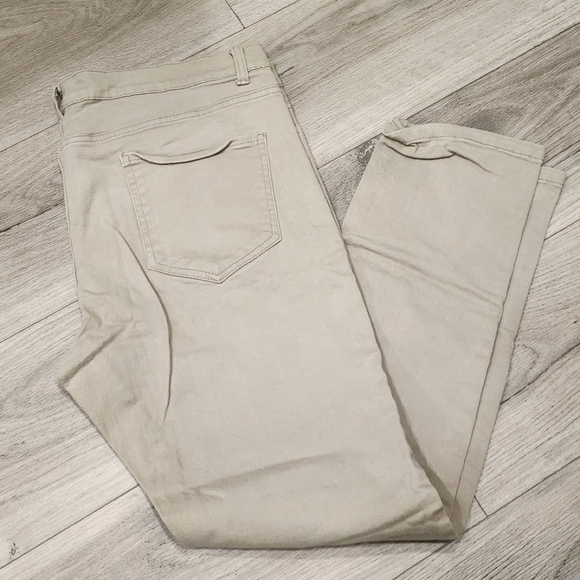 Stretchy Khaki Denim Jeans - Amazon Essentials - Picture 1 of 6